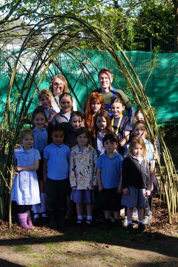 Living willow tunnel brings nature to life at Edwinstowe primary school